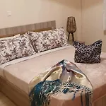 Milonas Antoni 아파트 *